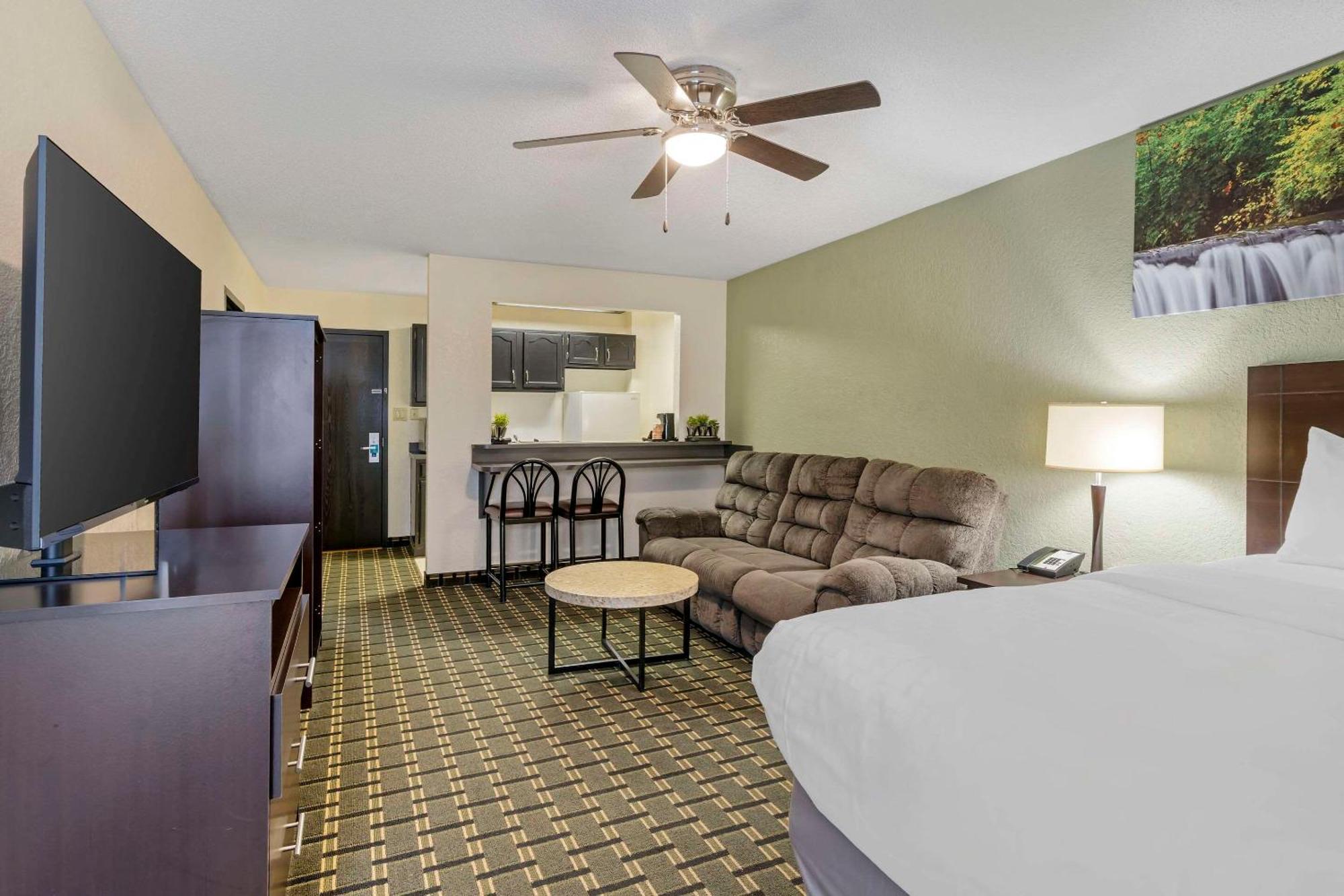 Hotel Clarion Pointe Jasper Esterno foto