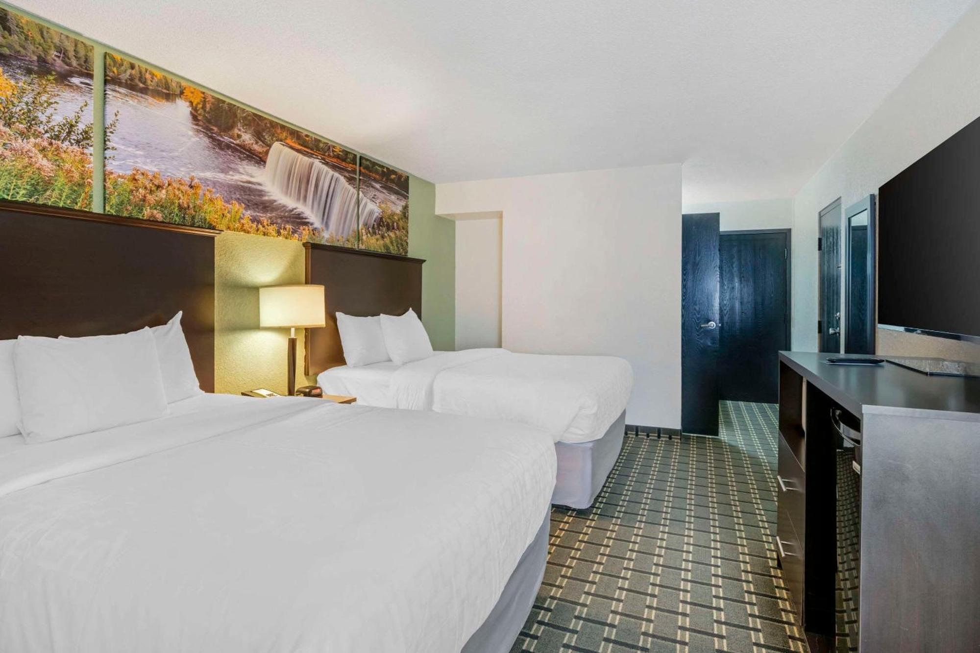 Hotel Clarion Pointe Jasper Esterno foto