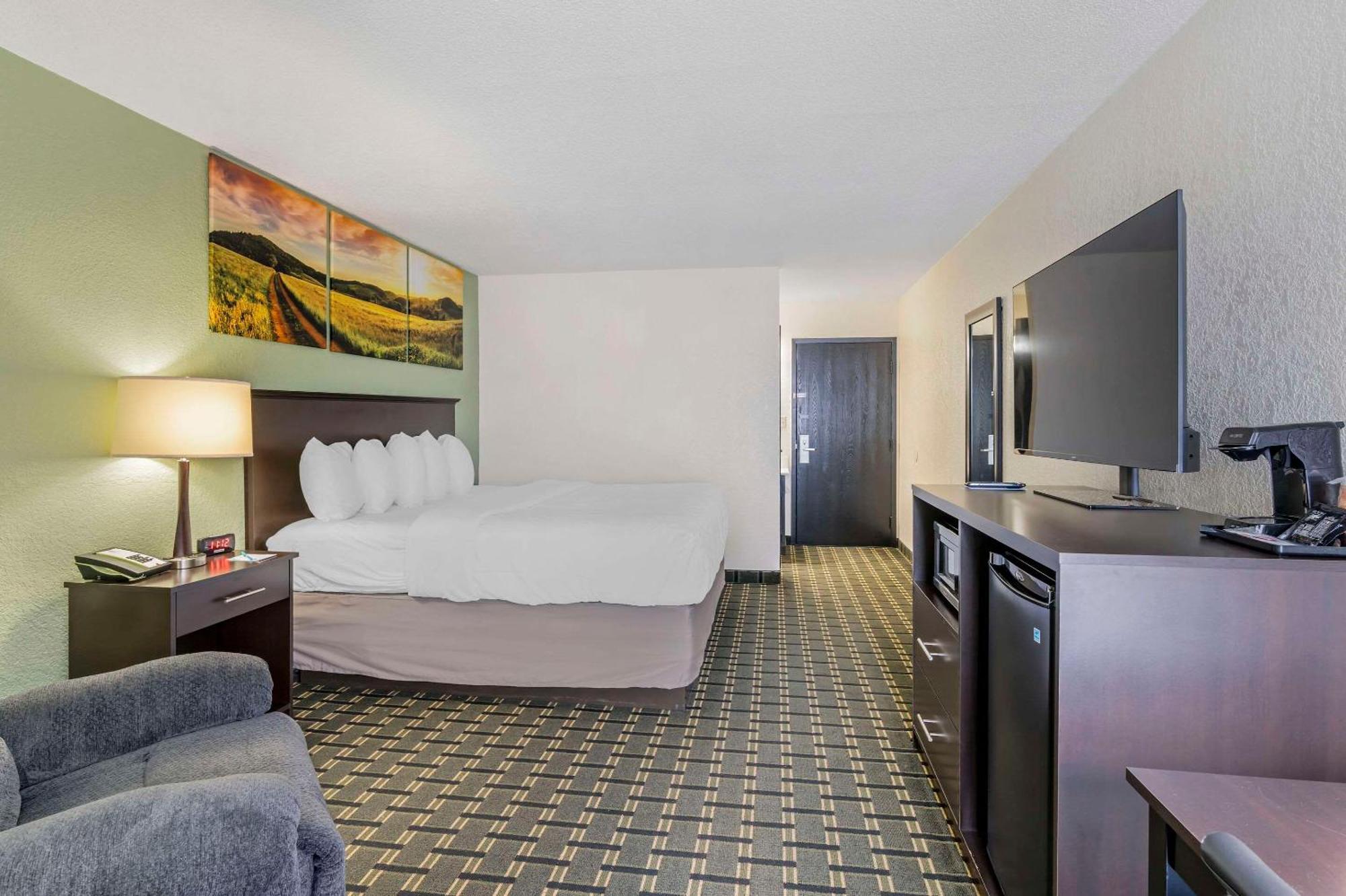 Hotel Clarion Pointe Jasper Esterno foto