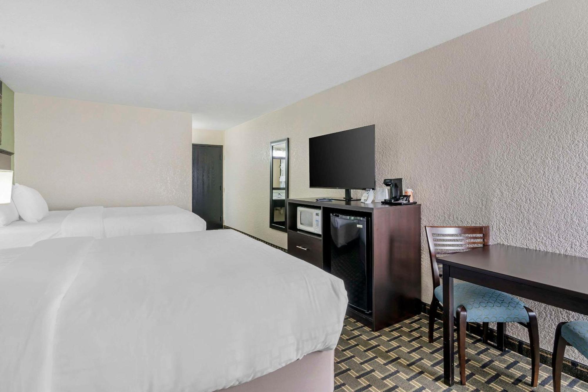 Hotel Clarion Pointe Jasper Esterno foto