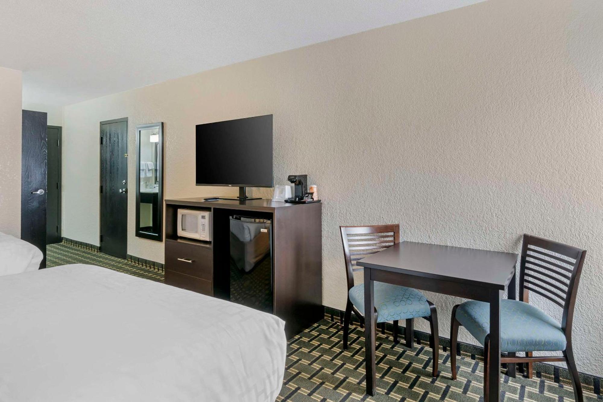 Hotel Clarion Pointe Jasper Esterno foto